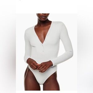 Aritzia Babaton Contour Henley Bodysuit